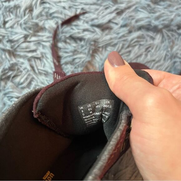 Clarks Faralyn Alpha Aubergine Gorpcore Hiking Boots Water Resistant Size 8.5 - Picture 4 of 5